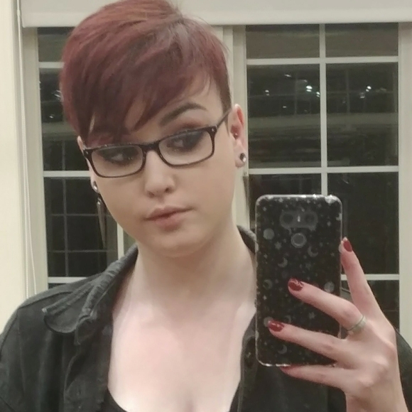 Profile Picture of Myra Dinicola (@myradinicola) on Poshmark