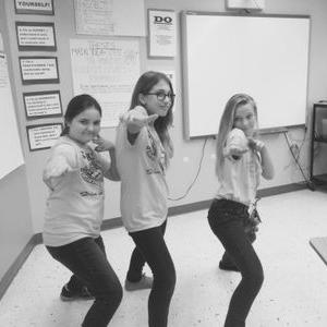 Profile Picture of Annie Clausen (@bow_ties_21) on Twitter