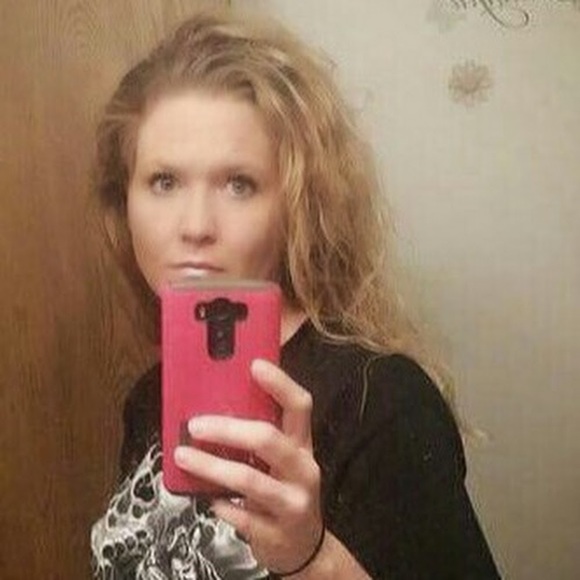 Profile Picture of Christy Lottman (@clo82) on Poshmark