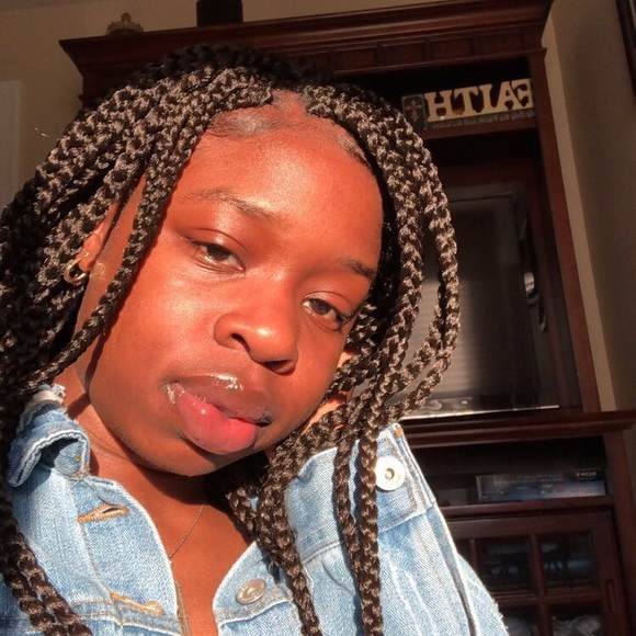 Profile Picture of Assarie Morgan (@morganassarie) on Poshmark