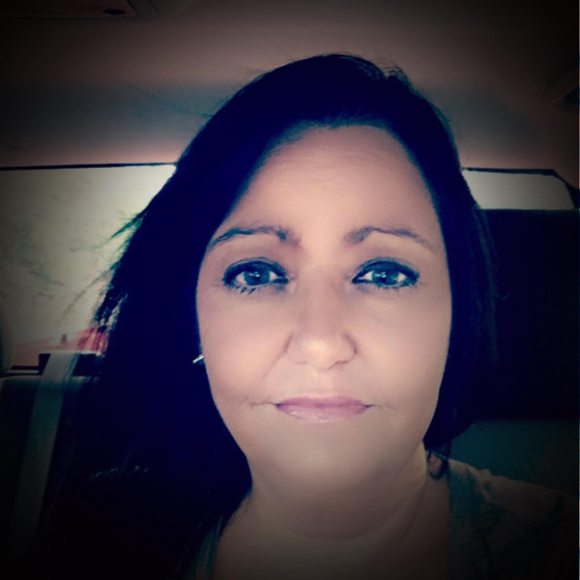 Profile Picture of Jen Jennifer rowland (@jen4mayle) on Poshmark