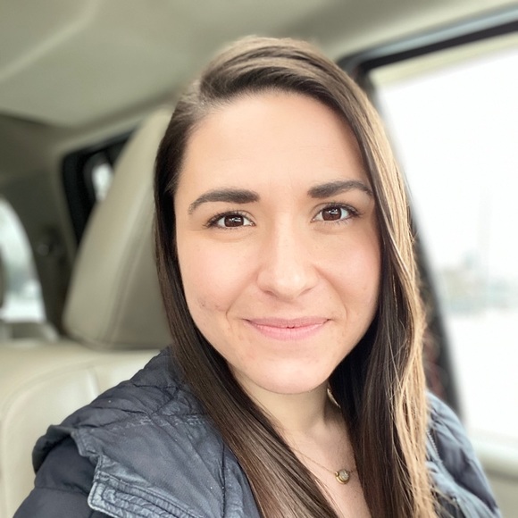 Profile Picture of Miriam Clark (@miriamsalud) on Poshmark
