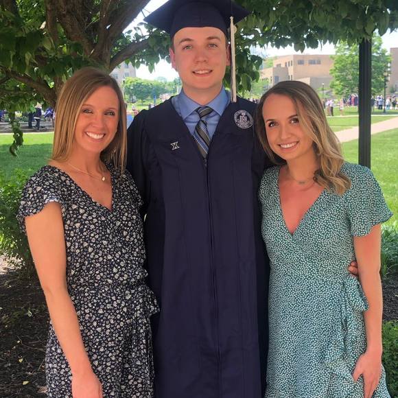 Profile Picture of Julie Roberts (@robertju) on Poshmark