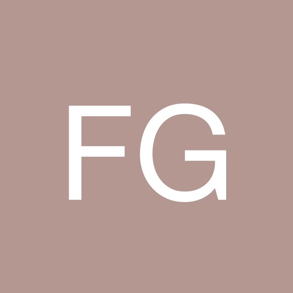 Profile Picture of Felixia Gosier (@felixiag) on Poshmark