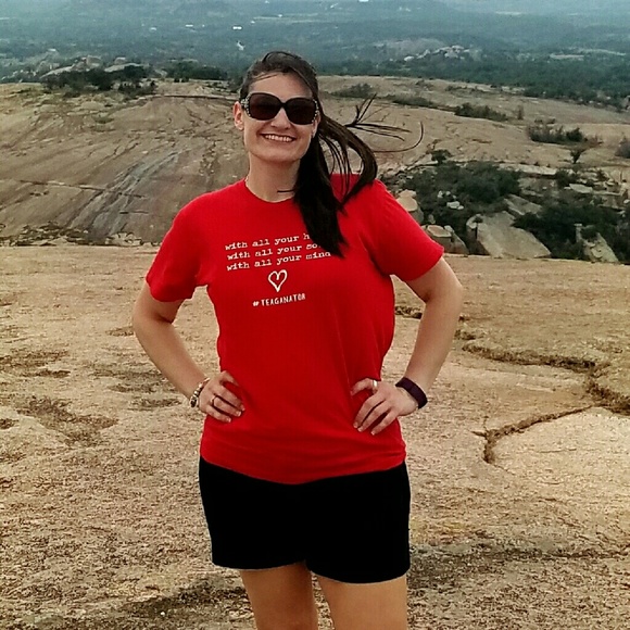 Profile Picture of Stephanie Bridenthal (@sbridenthal) on Poshmark