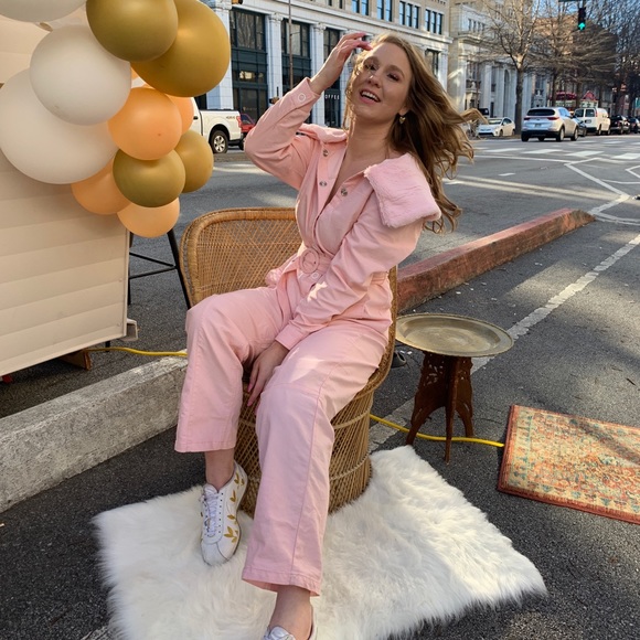 Profile Picture of Julia Wright (@juliarosalie) on Poshmark