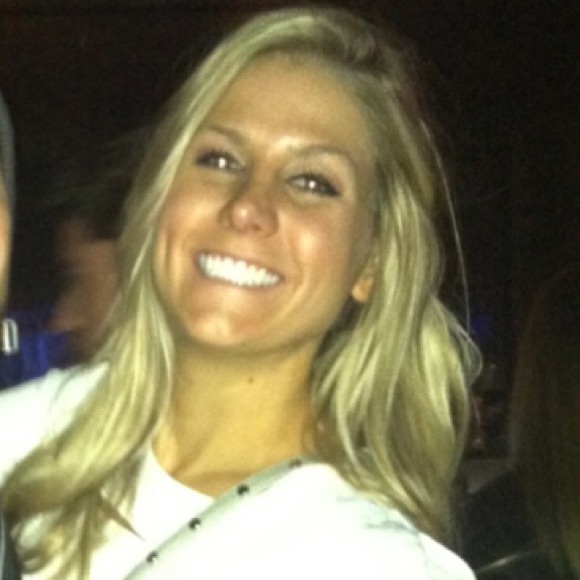 Michelle Pennetta - Poshmark Profile Picture of Michelle Pennetta (@mjendreas) on Poshmark