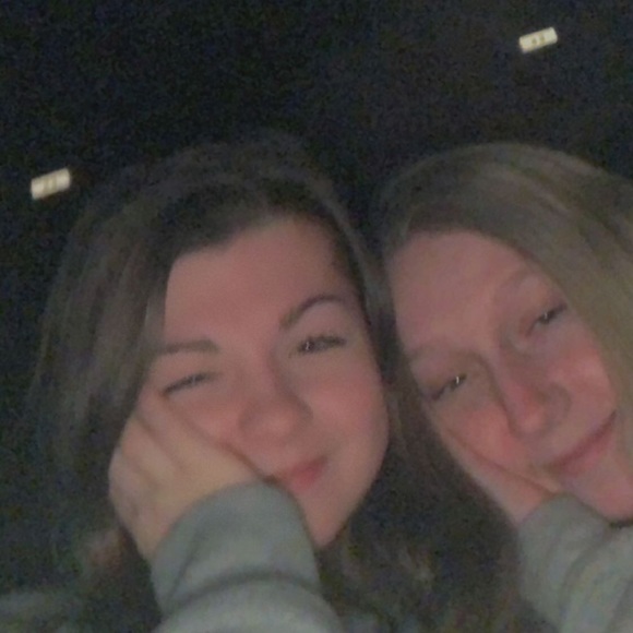 Profile Picture of Ava Gagnier (@ava_gagnier) on Poshmark