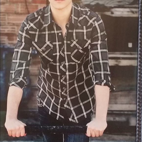 Profile Picture of Tony Casale (@gian747) on Poshmark