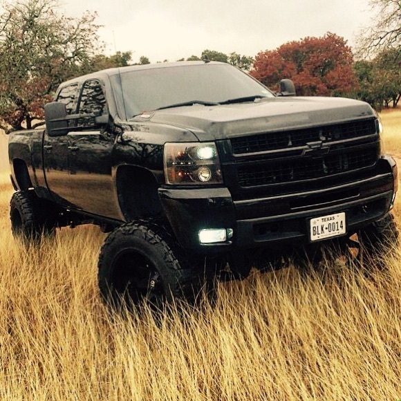 Profile Picture of Tony Lujano (@tony_007) on Poshmark