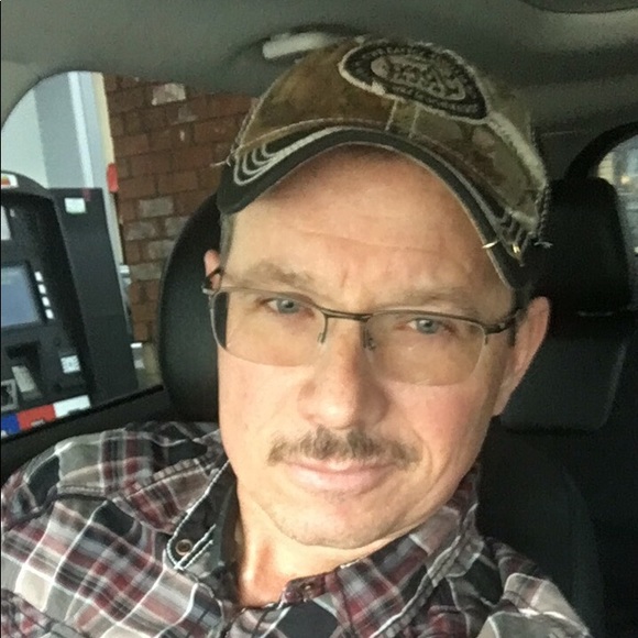 Profile Picture of Jeff Owen (@jowenfd516) on Poshmark