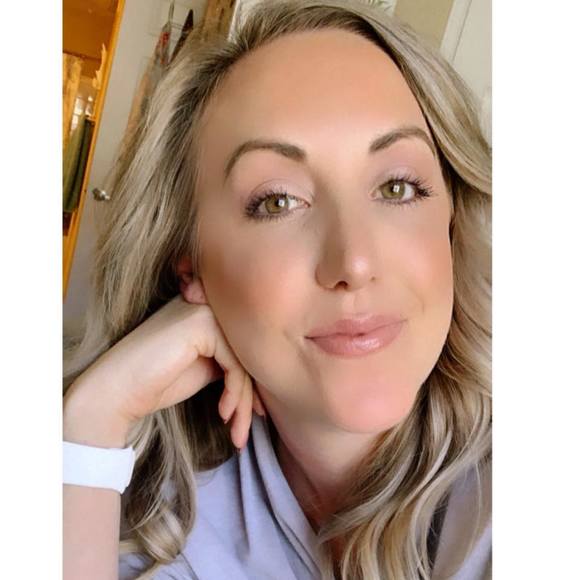 Profile Picture of Mandy Wittenbrink (@shmandy143) on Poshmark