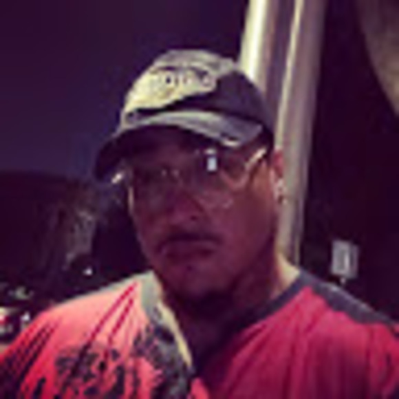 Timothy Minniefield - Poshmark Profile Picture of Timothy Minniefield (@minniefieldt) on Poshmark