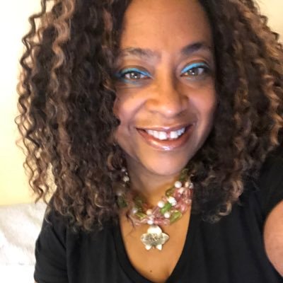 Profile Picture of Yvette Mack💕💚 (@Ivyprofessor) on Twitter