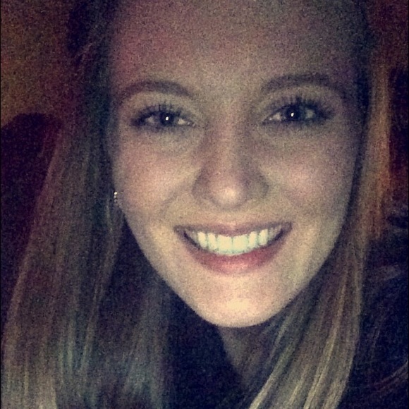 Profile Picture of Micaela Curtman (@mcurtman) on Poshmark