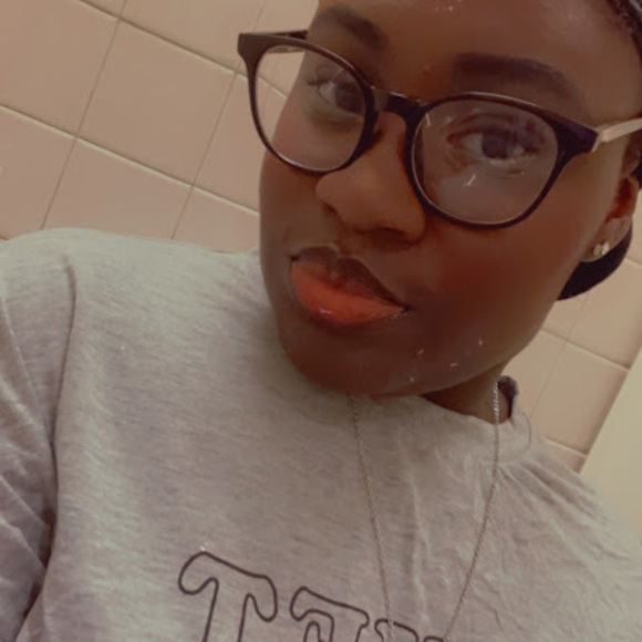 Profile Picture of Fatou Jammeh (@jammeh2007) on Poshmark