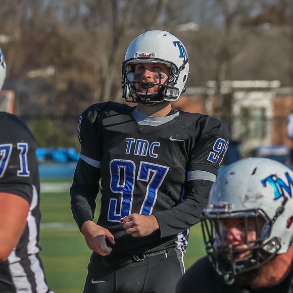 Profile Picture of Alex Barnhart (@ajb102897) on Poshmark