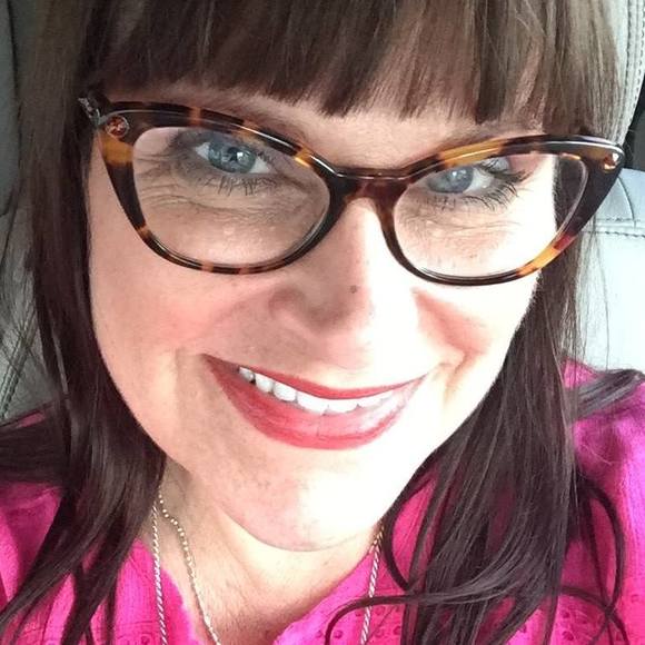 Profile Picture of Christie Hoffner (@christiehazel) on Poshmark