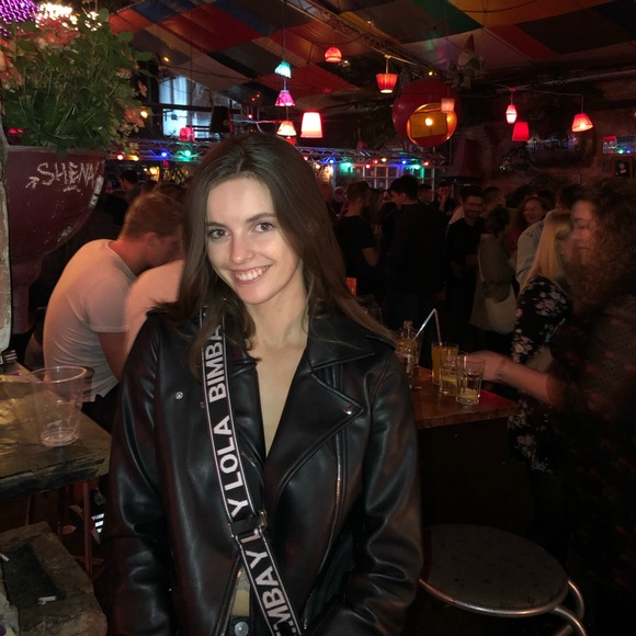 Profile Picture of Hope Simpson (@hope_simpson) on Poshmark