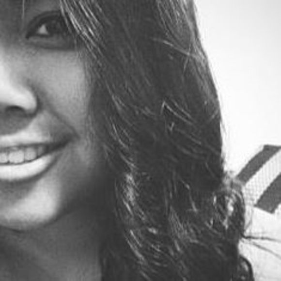 Profile Picture of Ashley Donato (@vshleyy) on Poshmark