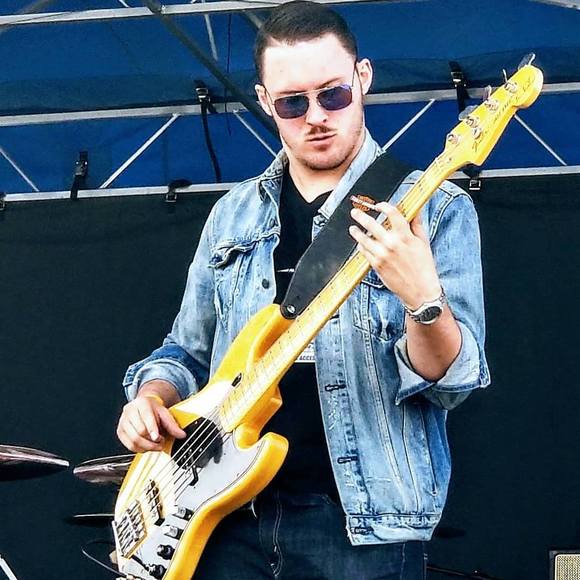 Profile Picture of Scott Dow (@tde30) on Poshmark