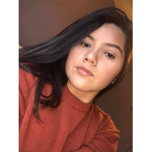 Profile Picture of Daniela Cadena (@_danniielaaa) on Poshmark
