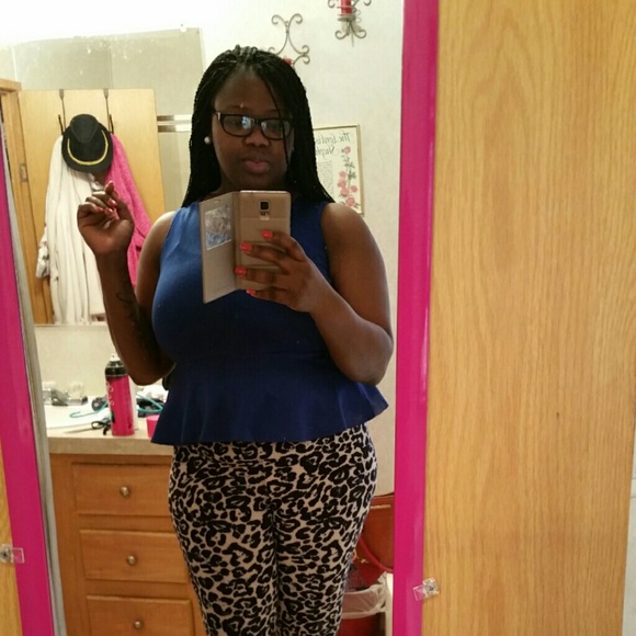 Profile Picture of Shareka Thompson (@shareka3loves) on Poshmark