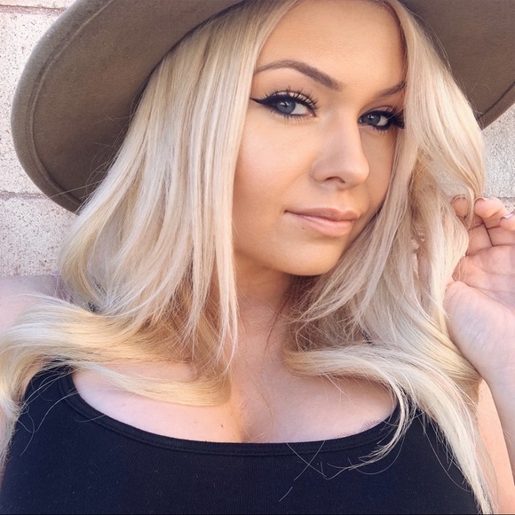 Profile Picture of Lacy Wynant (@lacysb) on Poshmark