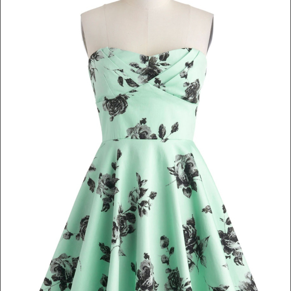 Profile Picture of Amanda Lalley (@alalley) on Poshmark