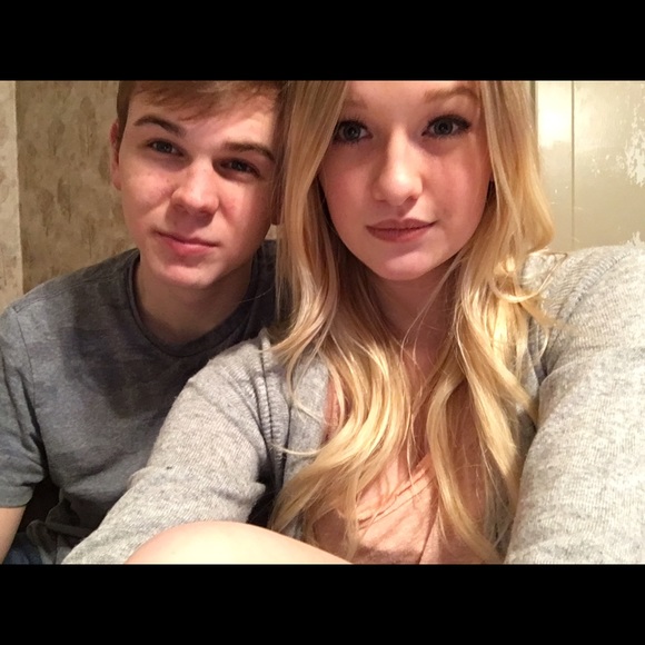 Profile Picture of Lauren Morehouse (@elaurenel) on Poshmark