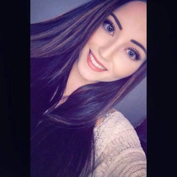 Profile Picture of Maddy Cahuana (@maddycahuana) on Poshmark