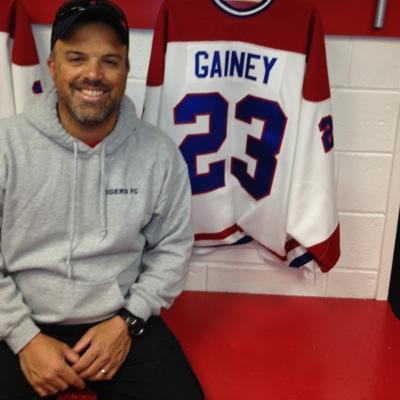 Profile Picture of James Darlingon Twitter