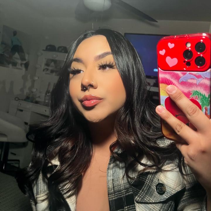 Profile Photo of Alexandra Rose (@@alexandrarrose) on Tiktok