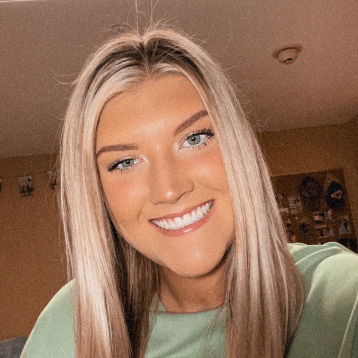 Profile Picture of Holly Devries (@@hollydevries1) on Tiktok