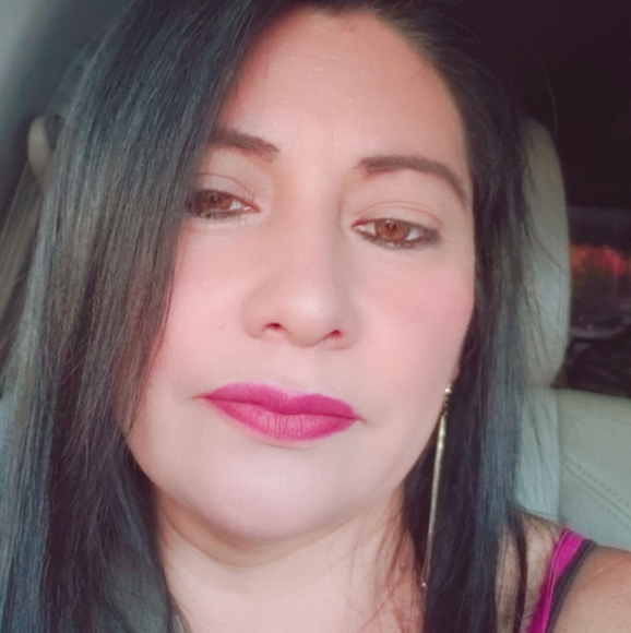 Profile Picture of Dalila georgina De leon (@daliageorgin) on Poshmark