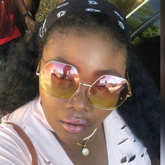 Profile Picture of Geraldine Solages (@chaton87) on Poshmark