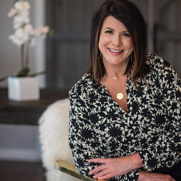 Profile Picture of Amy Hardage (@ajhintx) on Poshmark