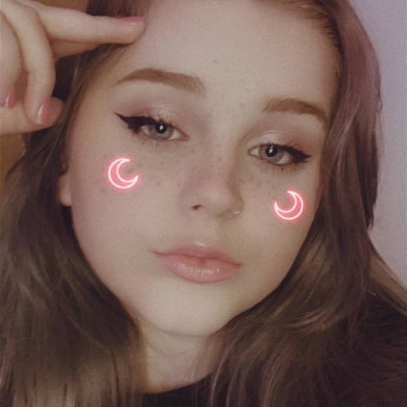 Profile Picture of Trinity Miller (@angelyxi) on Poshmark