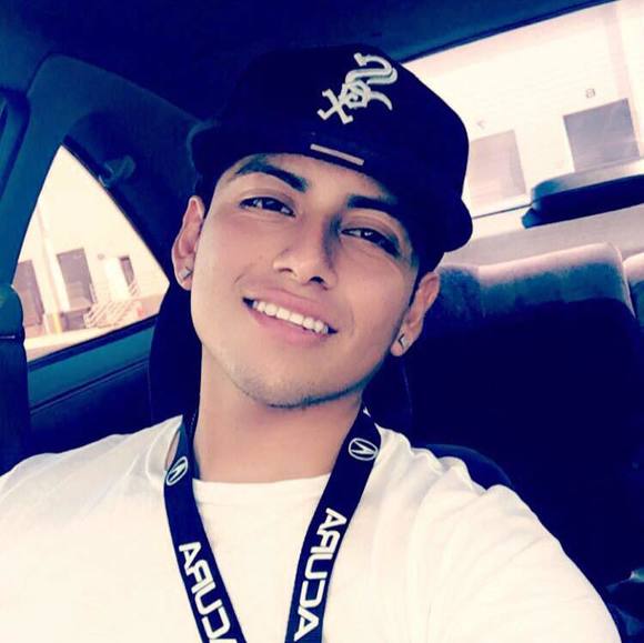 Profile Picture of Bryan Muñoz (@newmoney21) on Poshmark