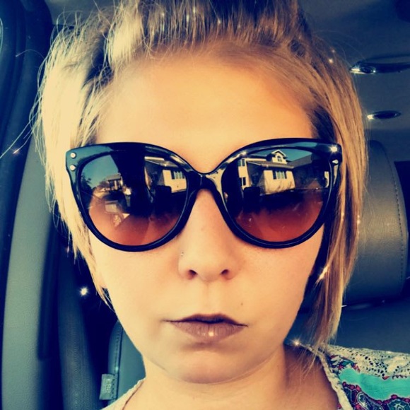Profile Picture of Caitlin Wiltse (@wiltse16) on Poshmark