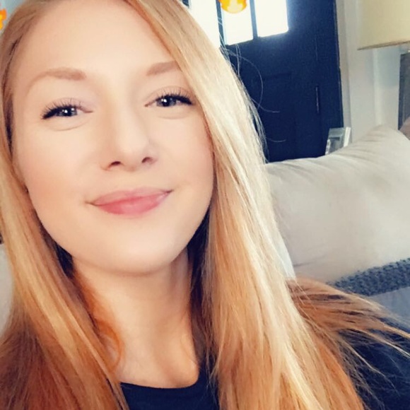 Profile Picture of Jessica Stanislowski (@jessicastan) on Poshmark