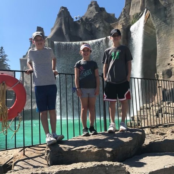 Profile Picture of Sara Stenson smith (@sara_stenson) on Poshmark