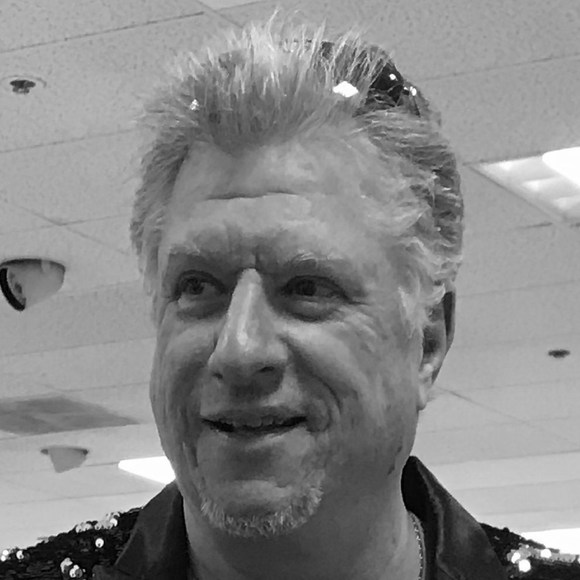 Profile Picture of Michael Ehrlich (@michaelehrlich) on Poshmark