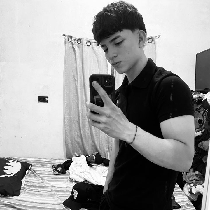 Profile Picture of Carlos (@carloswhiteeee) on Tiktok