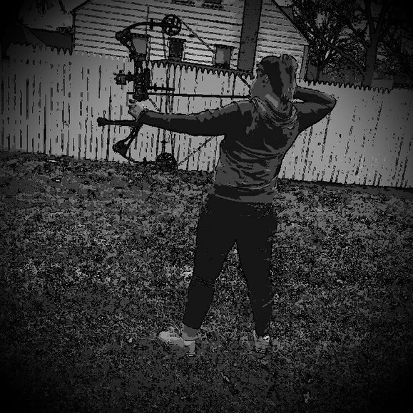 Profile Picture of Liz Torey (@lizmarie2010) on Poshmark