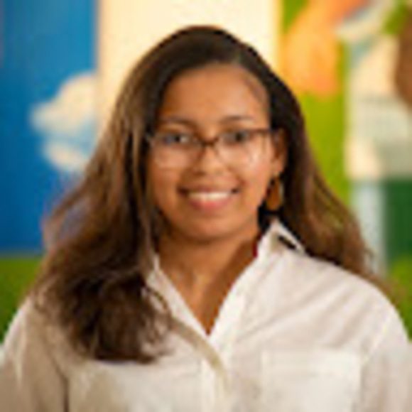Profile Picture of Dariel Davis (@anaitat445) on Poshmark