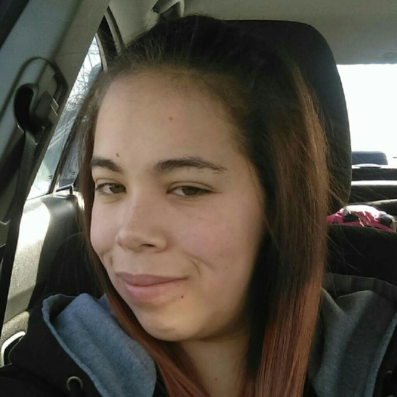 Profile Picture of Shanna Merklin (@sexybutt101) on Poshmark