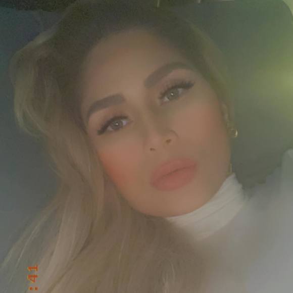 Profile Picture of Alicia Royo (@royoalicia) on Poshmark