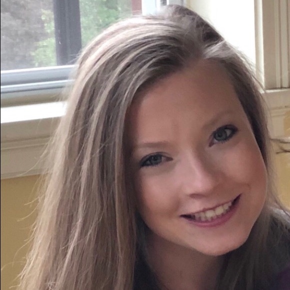 Gina Sbertoli - Poshmark Profile Picture of Gina Sbertoli (@gina1494) on Poshmark