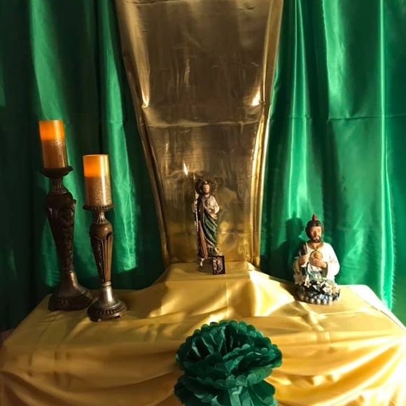 Profile Picture of Lucy medina Lucia martinez (@lmg001) on Poshmark